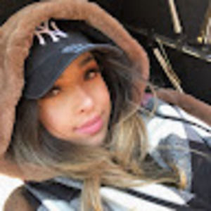 Meet your Posher, Daniela